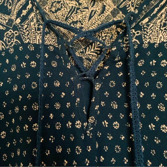 Forever 21 Black & Gold Long-Sleeve Flowy Luce Up Dress | Size: L - Picture 2 of 6